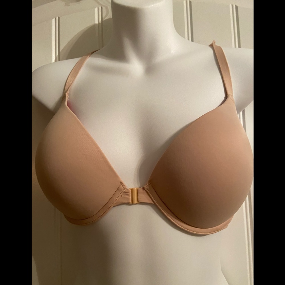 ✔️ Pink Victoria’s Secret Bra Nude Padded Size 32DD!  Front closure!